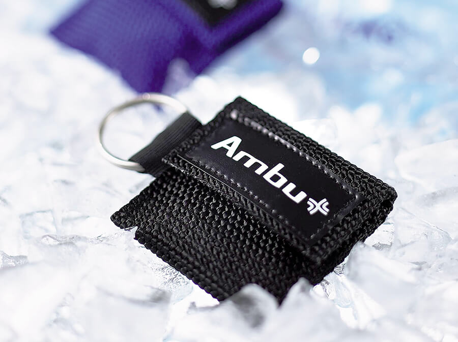 Ambu Lifekey im Softcase mit Ambu Logo / Beatmungstuch im Schlüsselanh –  Notemed Medizintechnik